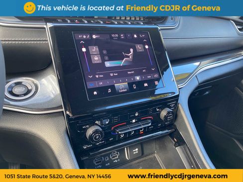 Used 2023 Jeep Grand Cherokee Laredo w/ Luxury Tech Group I image 18