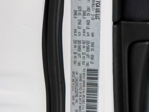 Used 2018 Jeep Grand Cherokee Altitude image 32