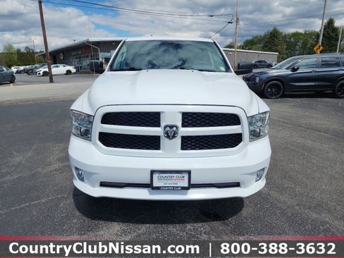 Used 2018 RAM 1500 Express AWD/4WD image 3