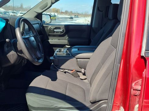 Used 2022 Chevrolet Silverado 1500 Custom Trail Boss w/ LPO, Dark Essentials Package image 2