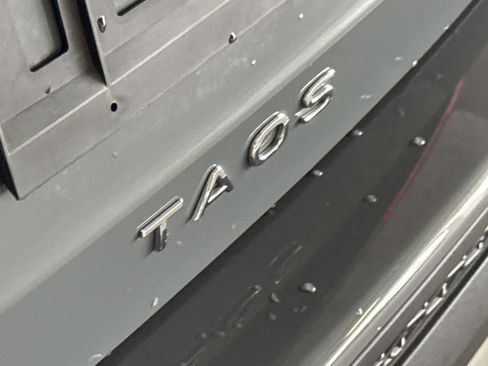 Certified 2023 Volkswagen Taos SE FWD image 10