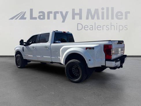 Used 2022 Ford F350 Platinum w/ FX4 Off-Road Package image 3