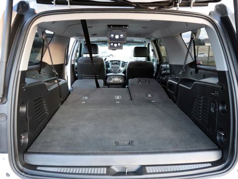 Used 2020 Chevrolet Suburban LT image 6