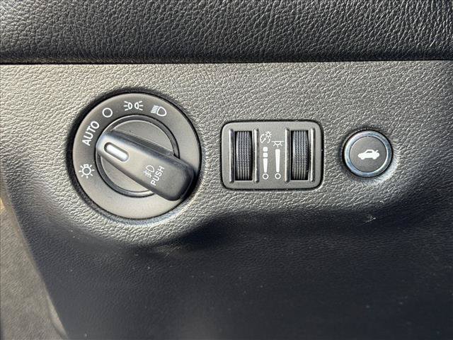 Used 2019 Dodge Challenger R/T w/ Driver Convenience Group RWD image 15