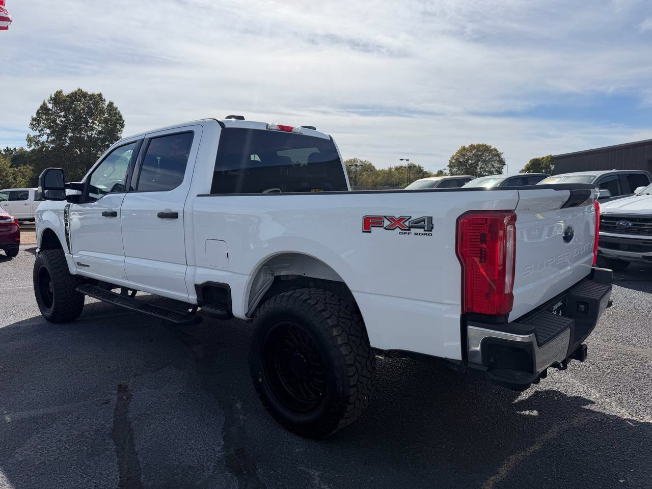Used 2024 Ford F250 XLT w/ FX4 Off-Road Package AWD/4WD image 3