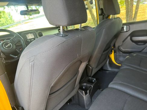Used 2018 Jeep Wrangler Unlimited Sport S AWD/4WD image 21
