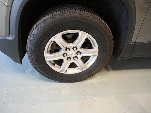 Used 2019 GMC Acadia SLE image 29