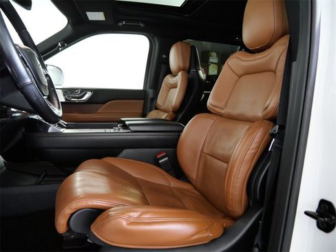 Used 2021 Lincoln Navigator L Reserve w/ Luxury Package image 18