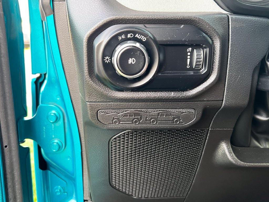 Used 2024 Jeep Wrangler Sport AWD/4WD image 21