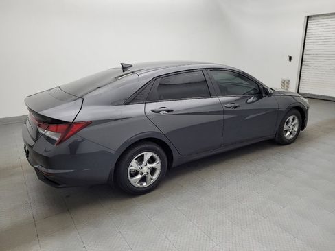 Used 2022 Hyundai Elantra SE image 10