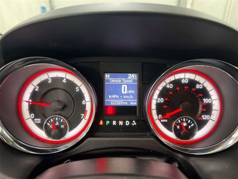 Used 2016 Dodge Grand Caravan SXT w/ Rear Park Assist Package image 12