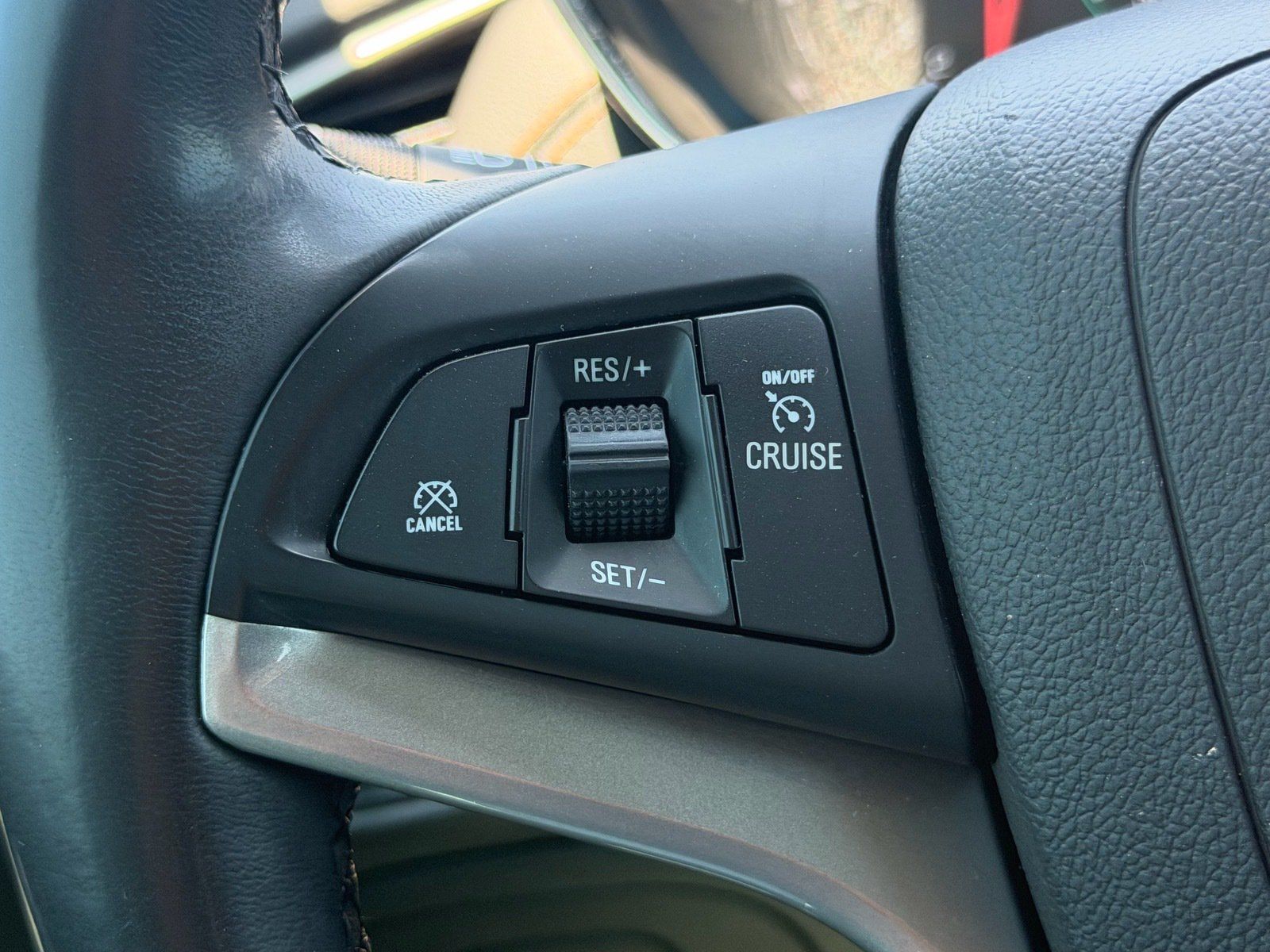 Used 2020 Chevrolet Trax LT w/ LT Convenience Package FWD image 20