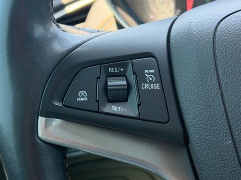 Used 2020 Chevrolet Trax LT w/ LT Convenience Package FWD image 20