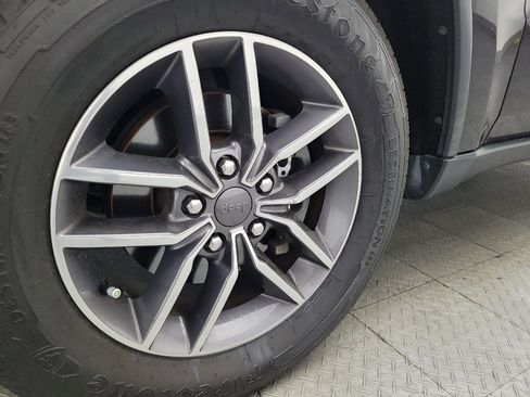 Used 2020 Jeep Grand Cherokee Limited image 31