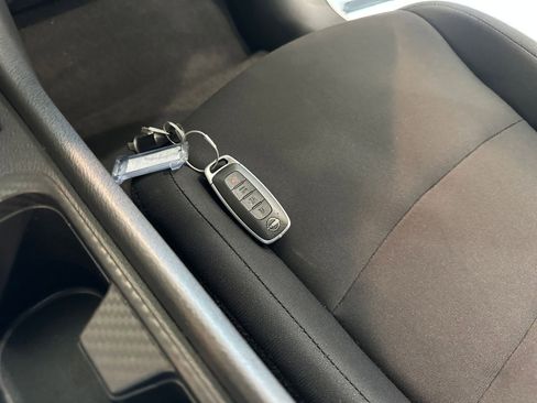 Used 2025 Nissan Sentra S image 21