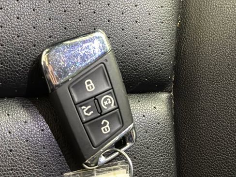 Used 2023 Volkswagen Atlas SE w/ Panoramic Sunroof Package image 21