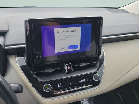 Used 2025 Toyota Corolla LE FWD image 14