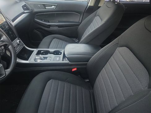 Used 2022 Ford Edge SE image 5