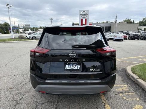 Certified 2023 Nissan Rogue SV w/ SV Premium B Package AWD/4WD image 7