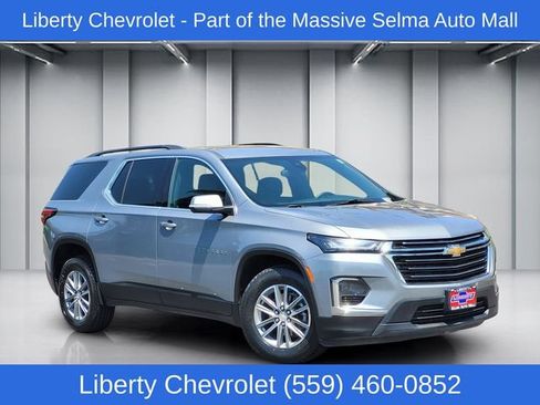 Used 2023 Chevrolet Traverse LT AWD/4WD image 1