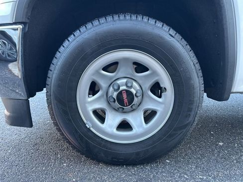 Used 2018 GMC Sierra 1500 2WD Regular Cab image 8