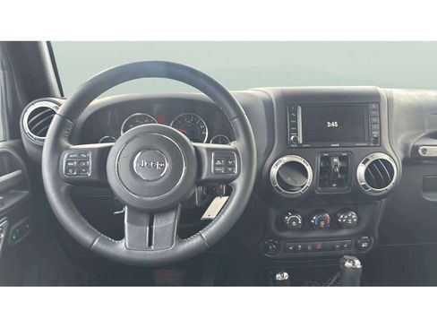 Used 2017 Jeep Wrangler Unlimited Sahara w/ Max Tow Package AWD/4WD image 12