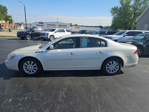 Used 2011 Buick Lucerne CXL w/ Driver Confidence Package FWD image 7