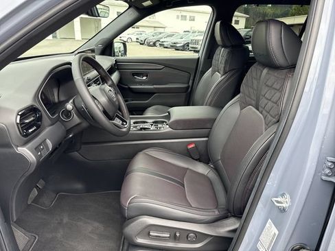 Used 2026 Honda Pilot Black Edition image 17