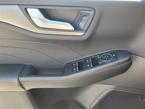 New 2025 Ford Escape SE image 15