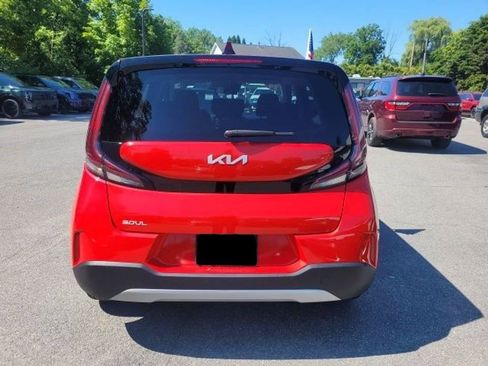 Used 2024 Kia Soul LX w/ Option Group 015 FWD image 6
