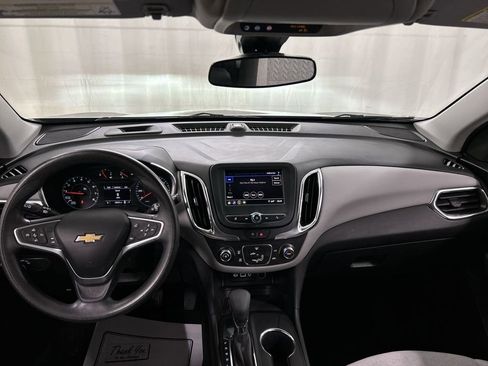 Used 2022 Chevrolet Equinox LS image 18