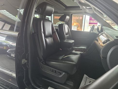 Used 2007 Cadillac Escalade ESV AWD w/ Information Package image 14
