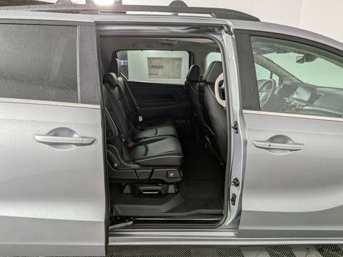 New 2026 Honda Odyssey Touring image 36