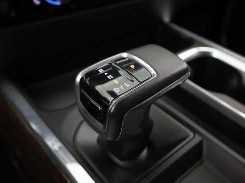 Used 2023 GMC Sierra 1500 Elevation w/ Preferred Package AWD/4WD image 19