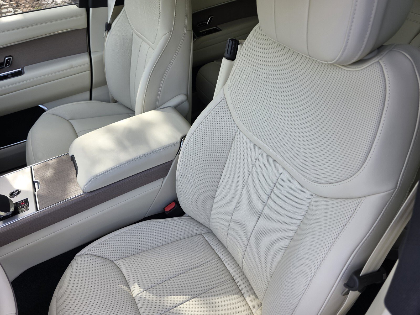 New 2026 Land Rover Range Rover SE AWD/4WD image 12