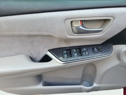 Used 2015 Toyota Camry XSE FWD image 22