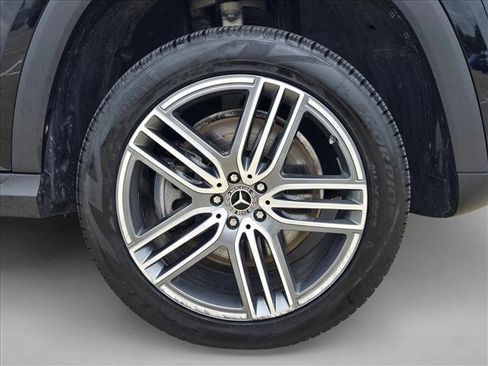 Used 2025 Mercedes-Benz GLS 450 4MATIC image 23