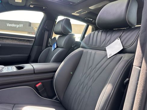 Used 2025 Genesis G90 3.5T image 24