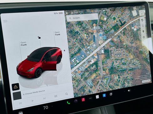 Used 2023 Tesla Model Y Long Range image 21