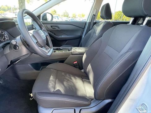 Used 2025 Nissan Rogue S image 12