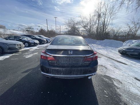 Used 2016 Honda Accord Sport image 29