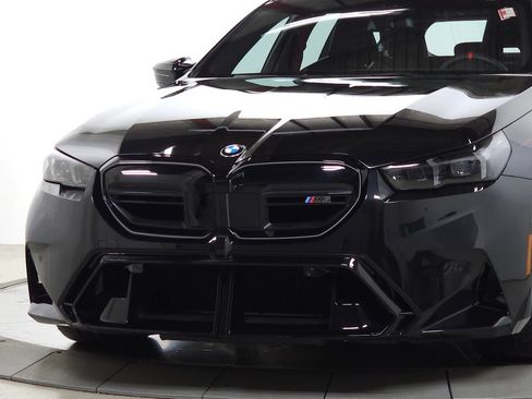 Used 2026 BMW M5 Touring AWD/4WD image 3