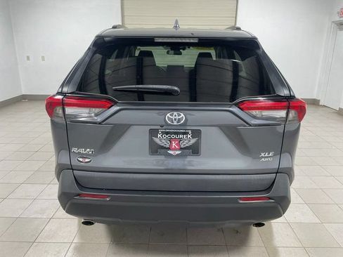 Used 2021 Toyota RAV4 XLE w/ Convenience Package AWD/4WD image 5