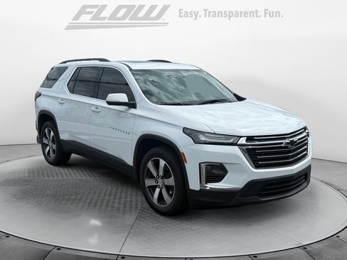 Used 2023 Chevrolet Traverse LT w/ LT Premium Package FWD image 1