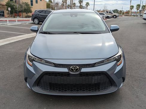 Used 2020 Toyota Corolla LE image 2