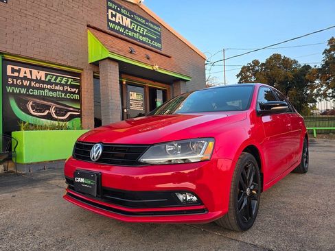 Used 2018 Volkswagen Jetta Sport FWD image 2