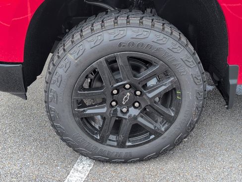 New 2026 Chevrolet Silverado 1500 Custom Trail Boss w/ LPO, Dark Essentials Package AWD/4WD image 12