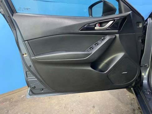 Used 2015 MAZDA MAZDA3 i Touring w/ Technology Package image 31