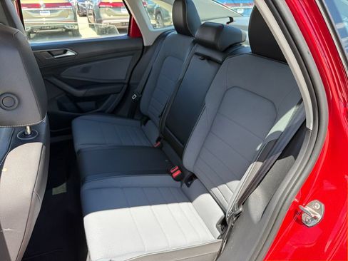 Certified 2025 Volkswagen Jetta SE FWD image 22