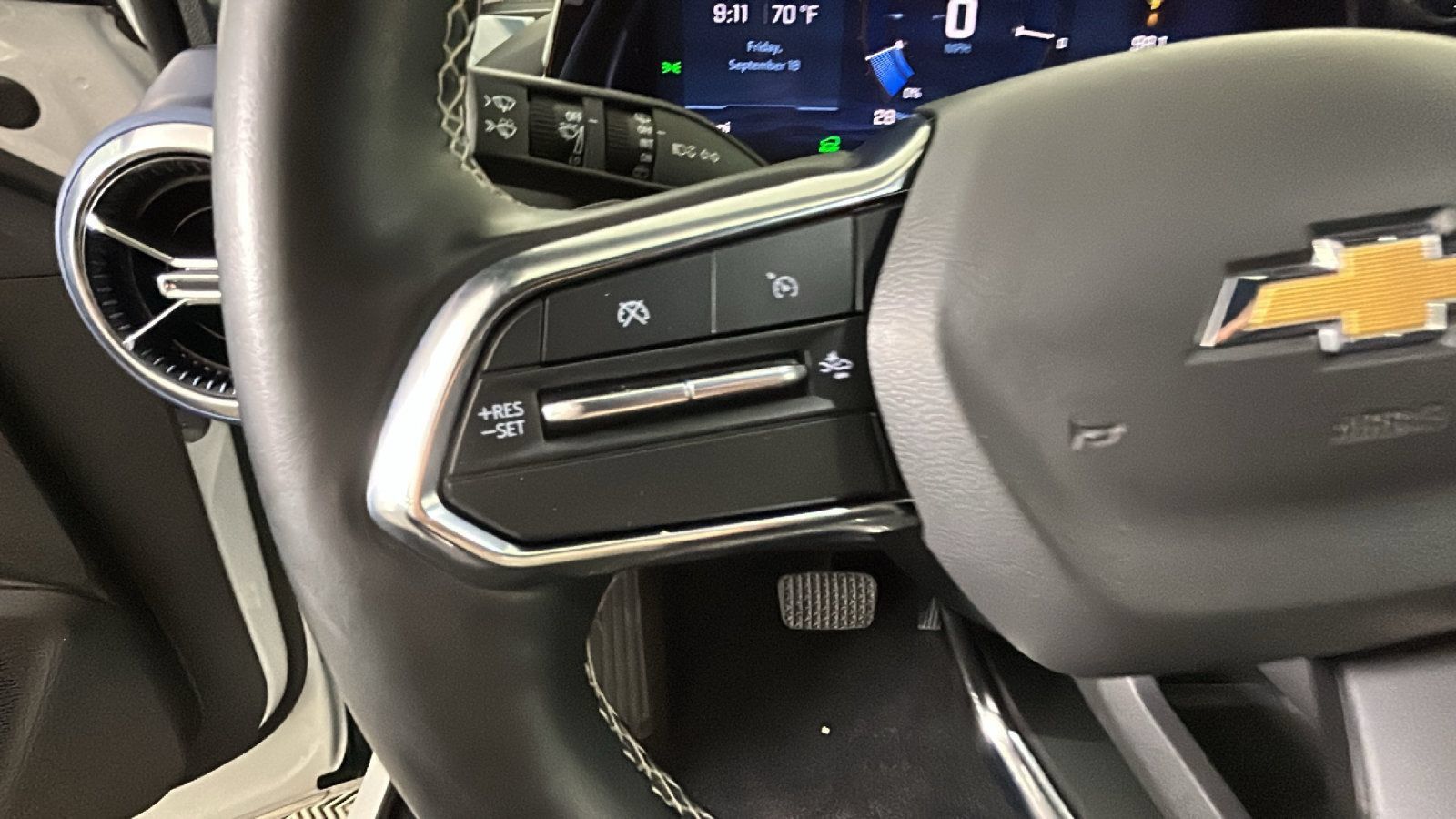 Used 2024 Chevrolet Equinox EV LT FWD image 18